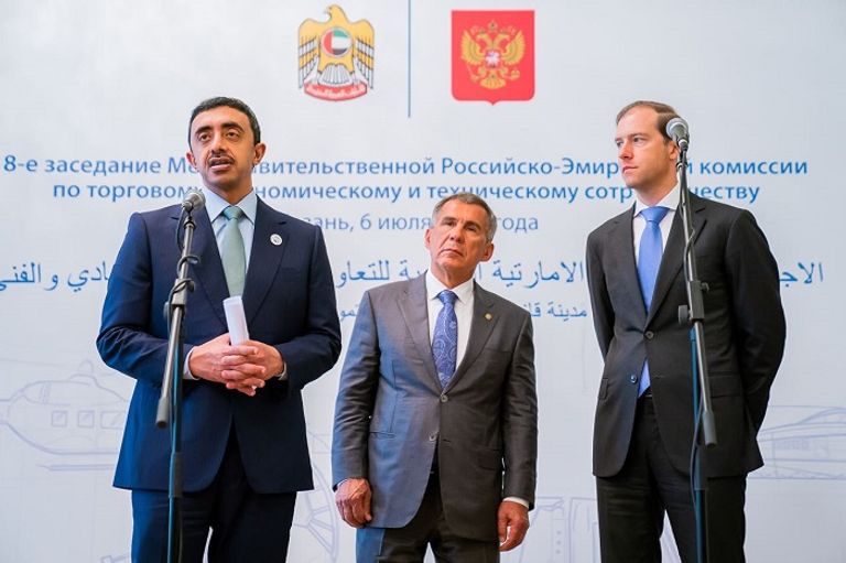 الشيخ عبدالله بن زايد آل نهيان وزير الخارجية والتعاون الدولي الإماراتي مع وزير الصناعة الروسي