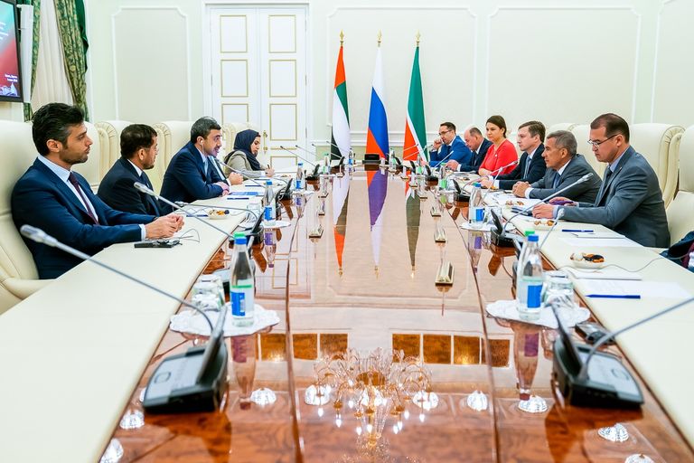 لقاء الشيخ عبدالله بن زايد آل نهيان ورئيس جمهورية تتارستان الشيخ عبدالله بن زايد آل نهيان ورئيس جمهورية تتارستان