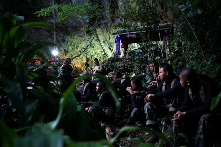 فرق الإنقاذ التايلاندية في انتظار اللحظة المناسبة لإنقاذ فتية الكهف