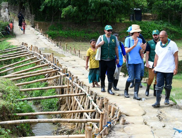 فريق مركز الملك سلمان للإغاثة يتفقد مخيمات اللاجئين الروهينجا