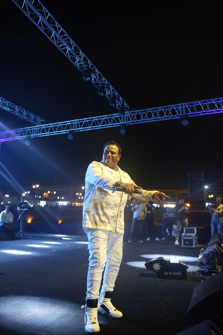 محمد فؤاد يستهل حفلات الصيف بمطروح