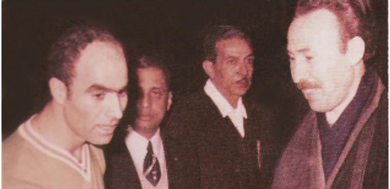 الراحلان حسان لالماس والرئيس الجزائري الأسبق هواري بومدين اللاعب الجزائري الراحل حسان لالماس