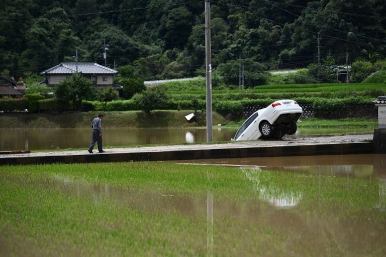 الأمطار أغرقت المنازل في اليابان