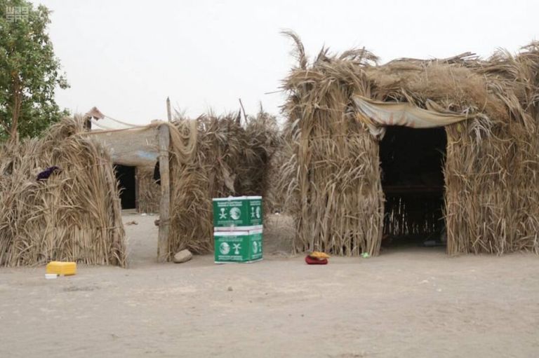 "سلمان للإغاثة" يوزع مساعدات غذائية في المناطق المحررة بالحديدة