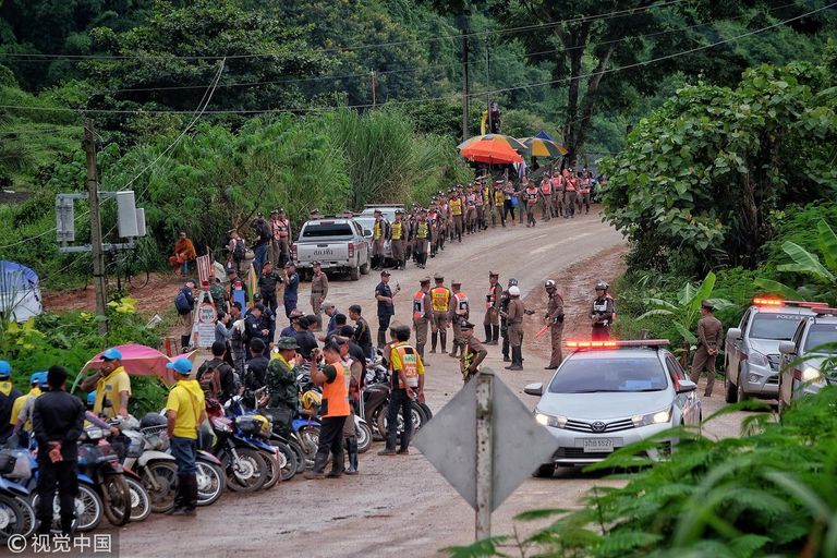 إنقاذ 6 من فتية كهف تايلاند