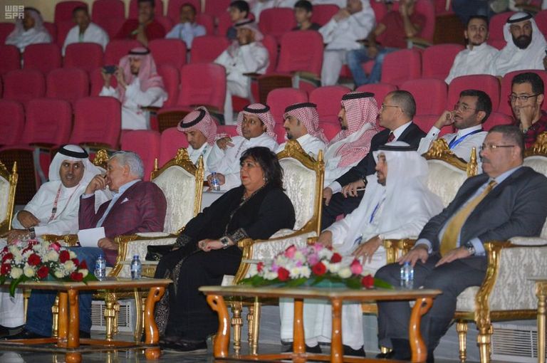 وزيرة الثقافة المصرية مع مسؤولي هيئة الثقافة السعودية ومسؤولي سوق عكاظ