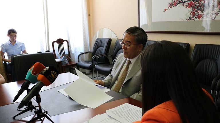 سفير جمهورية الصين الشعبية لدى الأردن  بان وي فانغ سفير جمهورية الصين الشعبية لدى الأردن