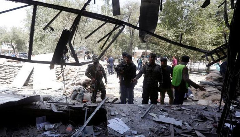 آثار تفجير انتحاري سابق في أفغانستان - أرشيفية