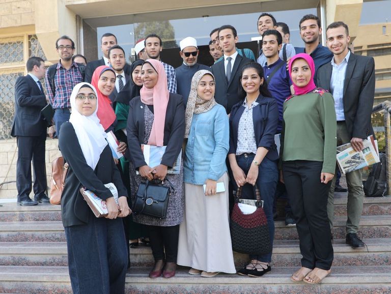 الإمام الأكبر خلال لقائه المشاركين في منتدى "شباب صناع السلام"