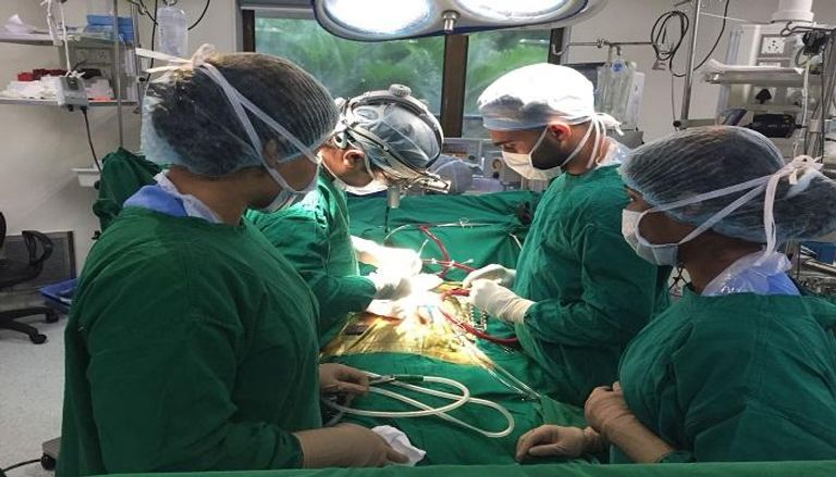 جانب من إحدى العمليات الجراحية في الهند