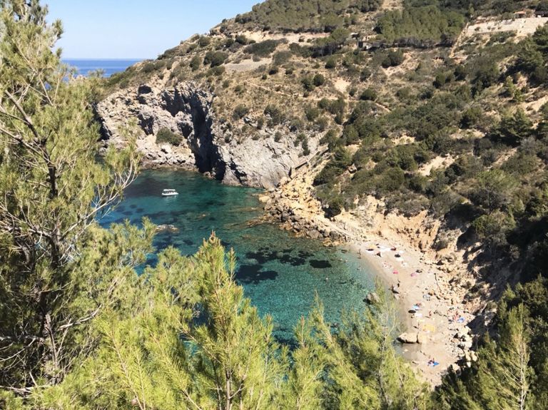 شاطئ فارتي في إقليم ماركي الإيطالي