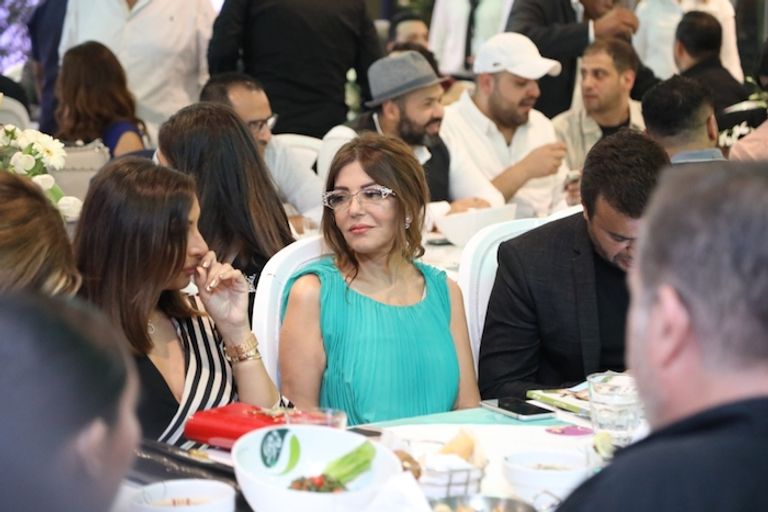 نجوم الغناء يفتتحون روتانا كافيه في القاهرة