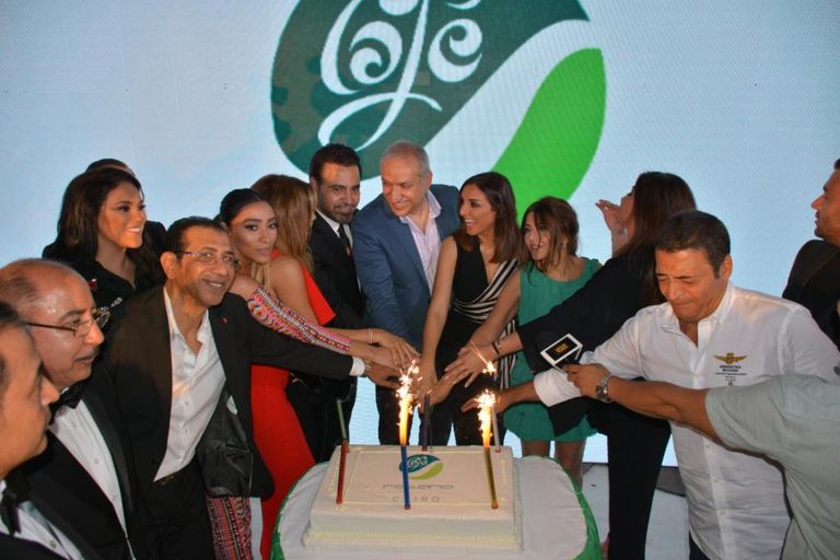 نجوم الغناء يفتتحون روتانا كافيه في القاهرة