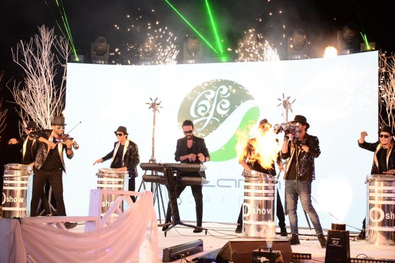 نجوم الغناء يفتتحون روتانا كافيه في القاهرة