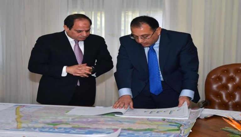 السيسي يراجع خطط تنمية سيناء مع رئيس الحكومة - أرشيفية
