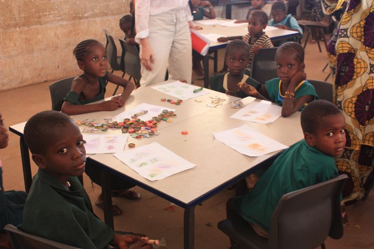 "دبي العطاء" تطلق برنامجين جديدين في جزر القمر وغامبيا