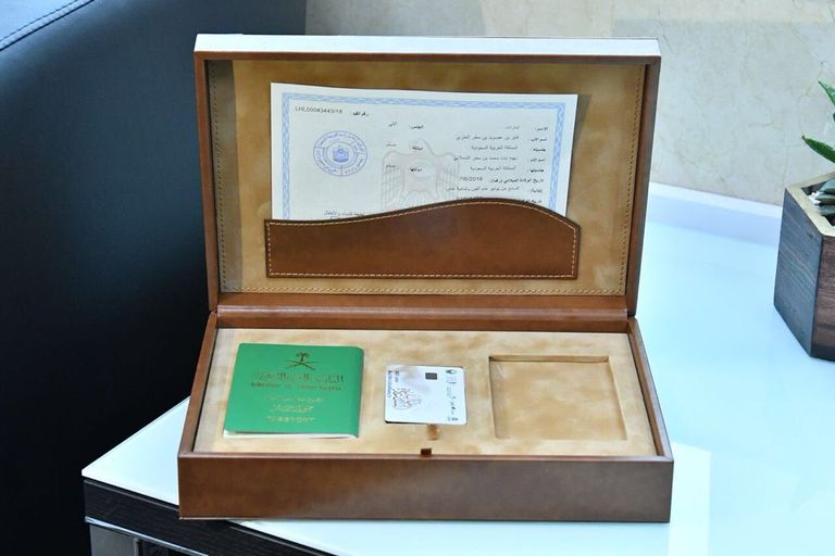 "إقامة دبي" تمنح الطفلة السعودية "إمارات" باقة "مواليد السعادة"