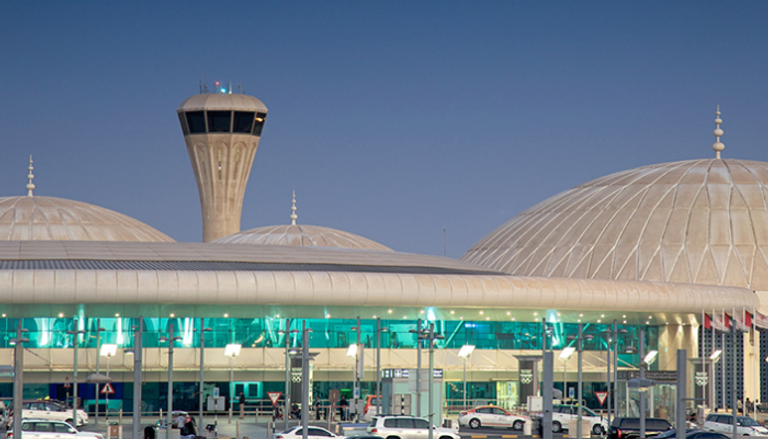 مطار الشارقة يستضيف المعرض المتنقل لمتحف التاريخ الطبيعي والنباتي