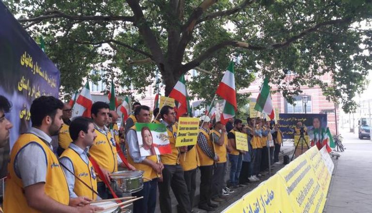 احتجاجات المعارضة الإيرانية أمام مبنى الخارجية الألمانية