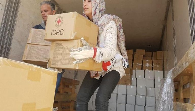 الصليب الأحمر يقدم مساعدات في ليبيا- أرشيفية