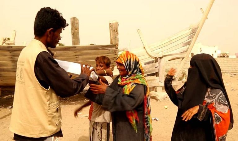 "سلمان للإغاثة" يواصل توزيع المساعدات الغذائية في الحديدة اليمنية