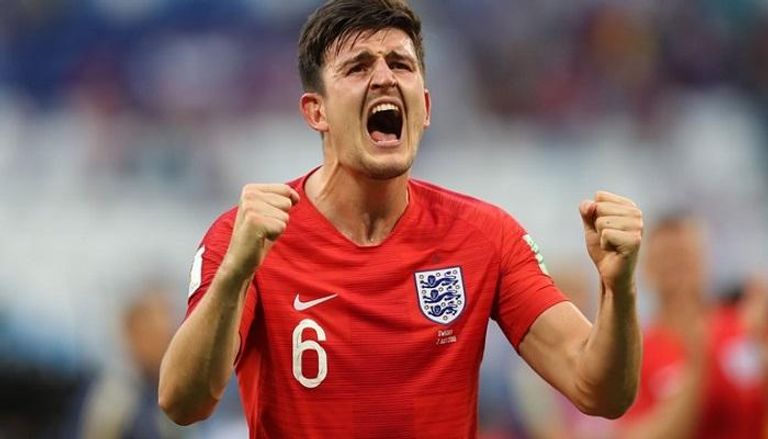 هاري ماجوير ماجوير مع رفاقه في دفاع إنجلترا