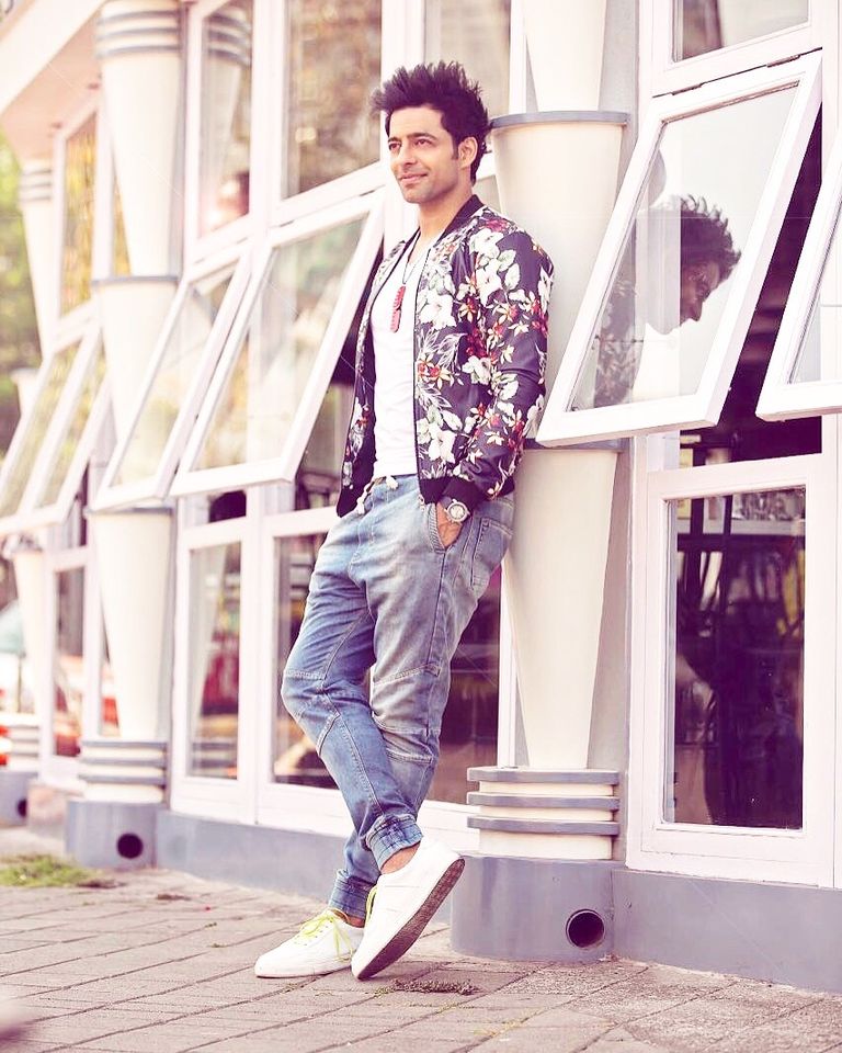 النجم الهندي هيمانشو مالهوترا 