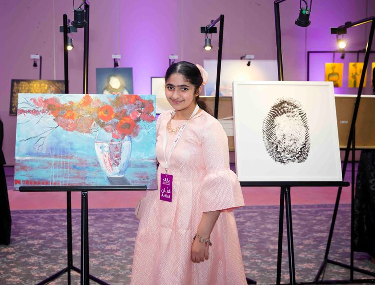 مشاركات فنية متميزة في معرض "جائزة نون للفنون"