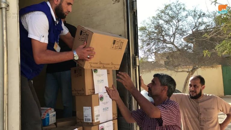 استلام صناديق الأنسولين في طبرق الليبية 