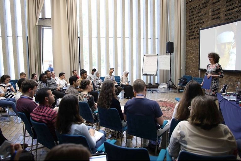 شباب المنتدى خلال إحدى المحاضرات شباب المنتدى خلال إحدى المحاضرات