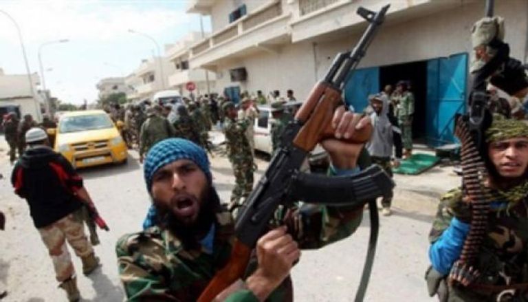 عناصر من مليشيا مسلحة في العاصمة الليبية طرابلس