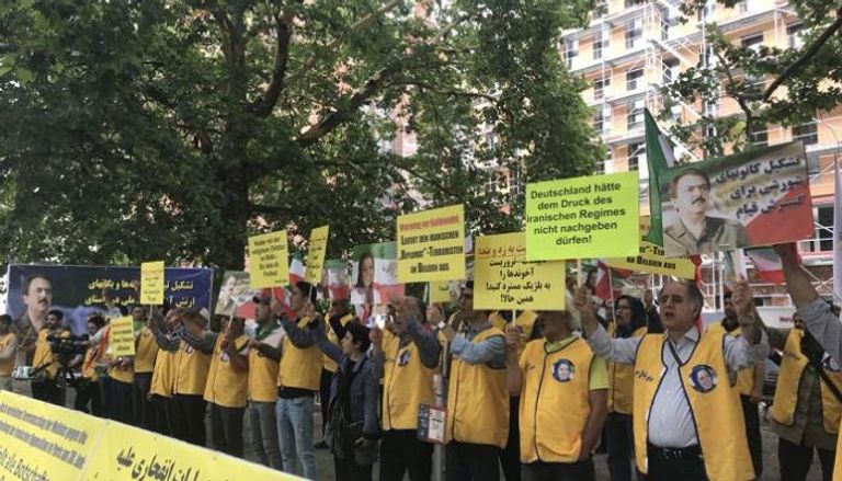 مظاهرات أمام الخارجية الألمانية ضد تسليم أسدي إلى نظام الملالي