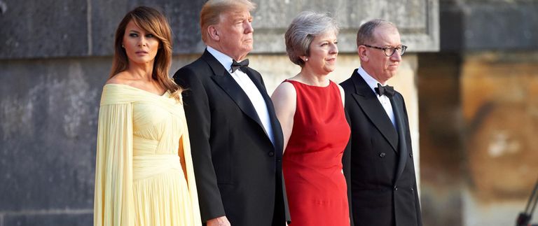 ثوب ميلانيا ترامب في لندن رسالة ضمنية لأسطورة الأميرة والوحش