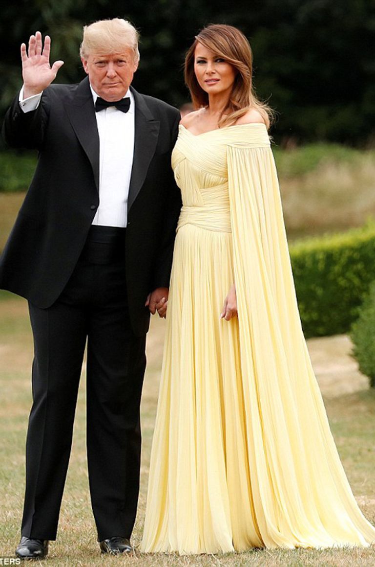 ثوب ميلانيا ترامب في لندن رسالة ضمنية لأسطورة الأميرة والوحش