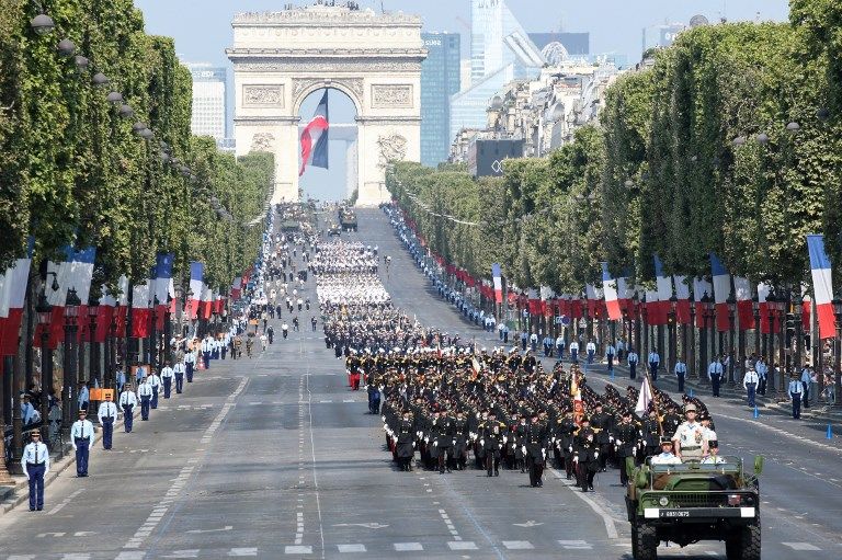 فرنسا تحتفل بعيدها الوطني