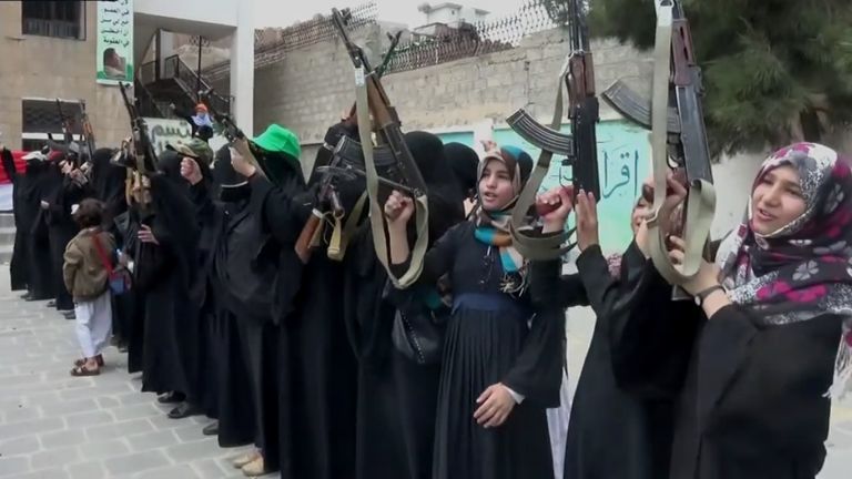 ميليشيات الحوثي النسائية مليشيات الحوثي النسائية