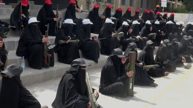 ميليشيات الحوثي النسائية مليشيات الحوثي النسائية