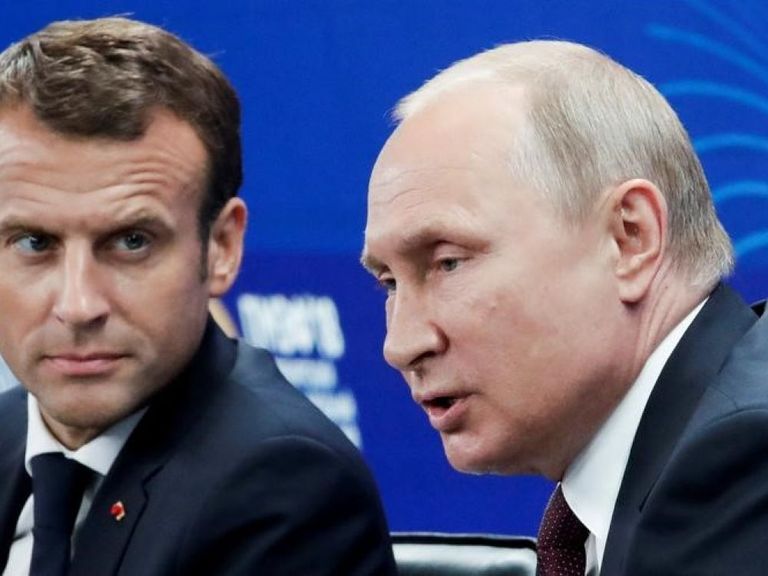 الرئيس الفرنسي إيمانويل ماكرون والروسي فلاديمير بوتين-أرشيفية