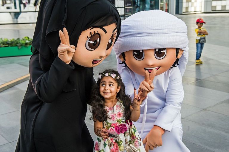 دانة المضرب.. فنانة تنقل التراث الإماراتي بالرسوم الكرتونية