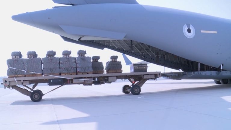 المساعدات المقدمة من هيئة الهلال الأحمر الإماراتي لأهالي الحديدة