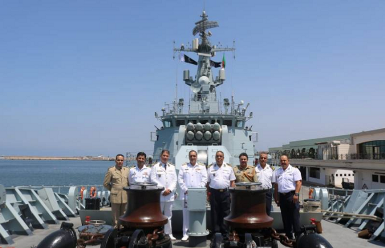 مناورات جزائرية باكستانية في عرض البحر المتوسط