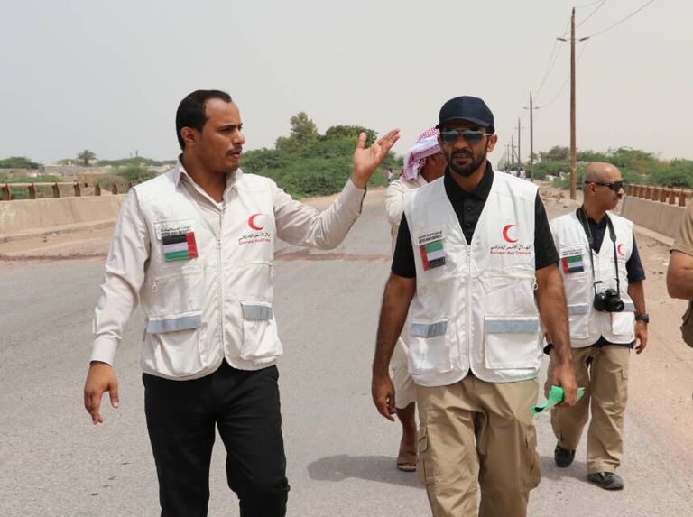 الهلال الأحمر الإماراتي يواصل جهوده لتأهيل البنية التحتية في شبوة