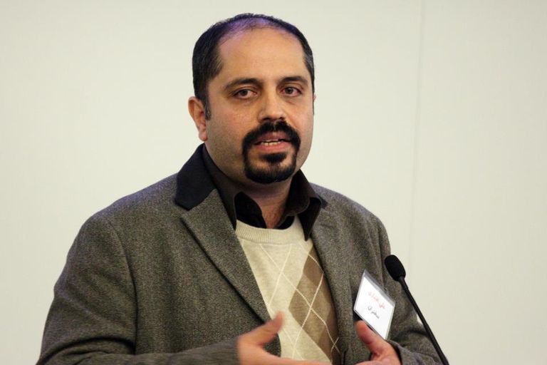 علي أفشاري خامنئي يهيمن على سلطات واسعة تقود إيران للسقوط