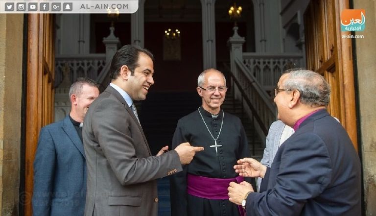 الإمام الأكبر يتوسط رئيس الأساقفة والأمين العام لمجلس حكماء المسلمين 