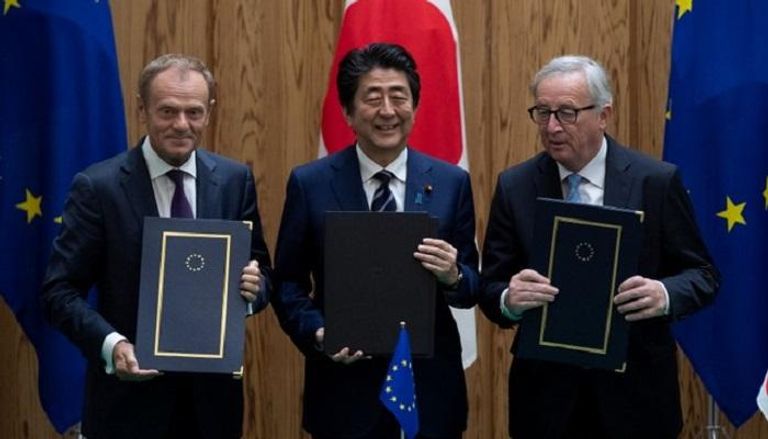 رئيس الوزراء الياباني بعد توقيع الاتفاق مع رئيس المفوضية الأوروبية