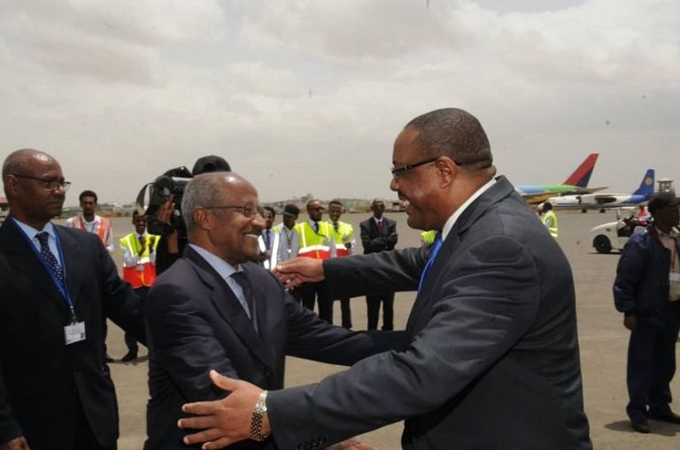 طائرة الخطوط الجوية الإثيوبية في مطار أسمرا