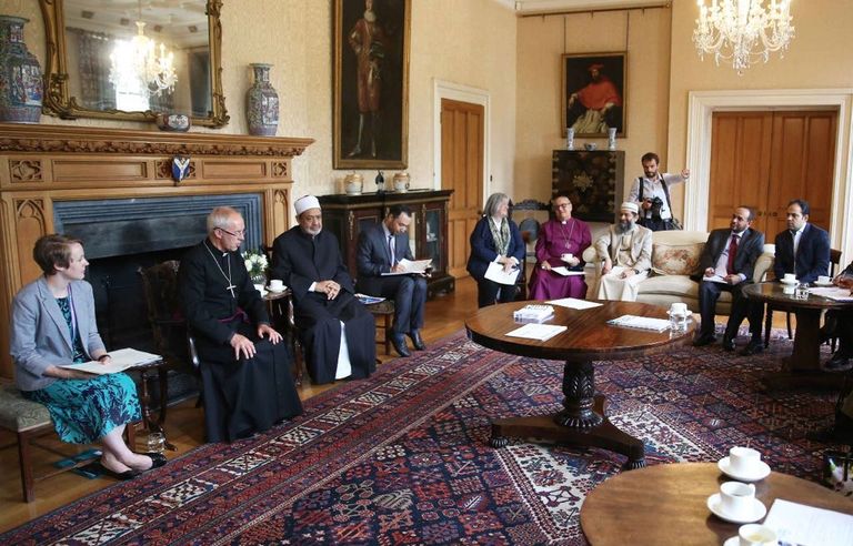 شيخ الأزهر يلتقي أعضاء المنتدى الإسلامي المسيحي البريطاني شيخ الأزهر يلتقي أعضاء المنتدى الإسلامي المسيحي البريطاني