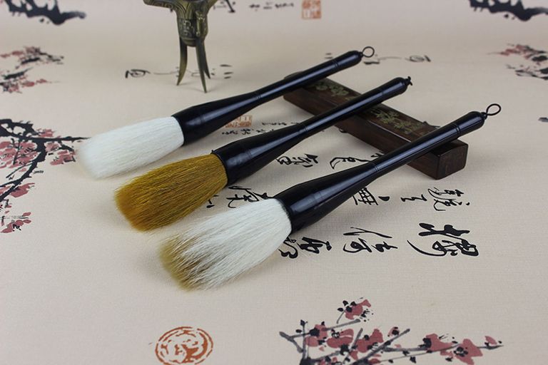 فرشاة الكتابة والرسم الصيني من التحف التي يتم جمعها