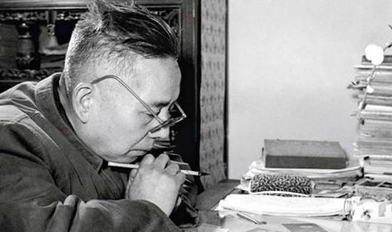 إنفوجراف: أهم 10 كُتاب في تاريخ الأدب الصيني 