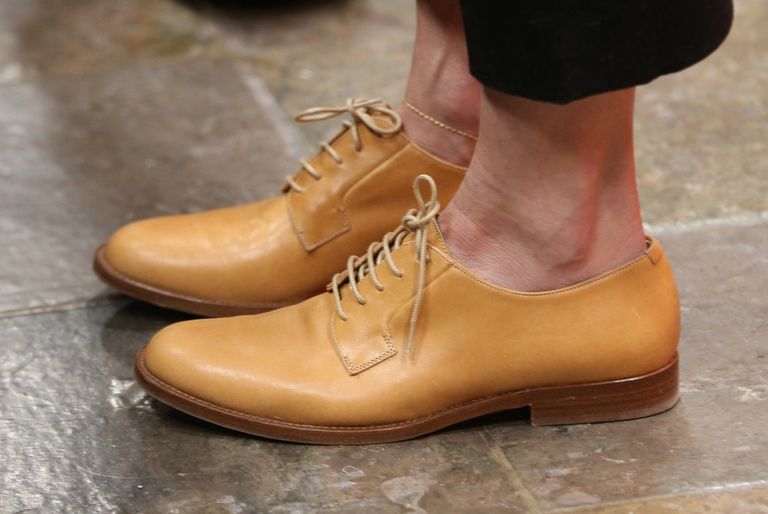 نجمات يكسرن التقاليد ويتخلين عن الكعب العالي